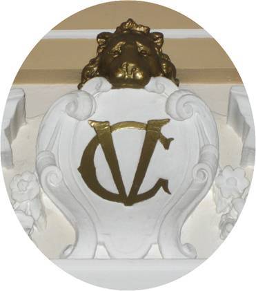 Der Bergischelöwe hält das Wappen der VG in der Eingangshalle der VG